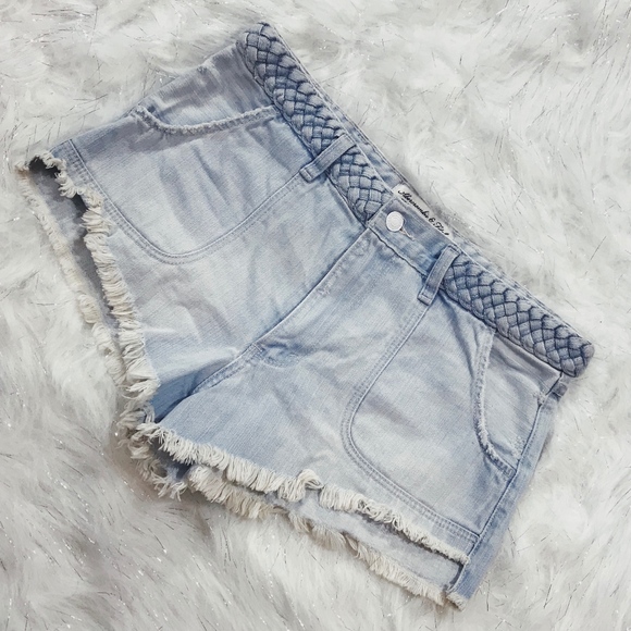 Abercrombie & Fitch Festival Shorts - Picture 1 of 6